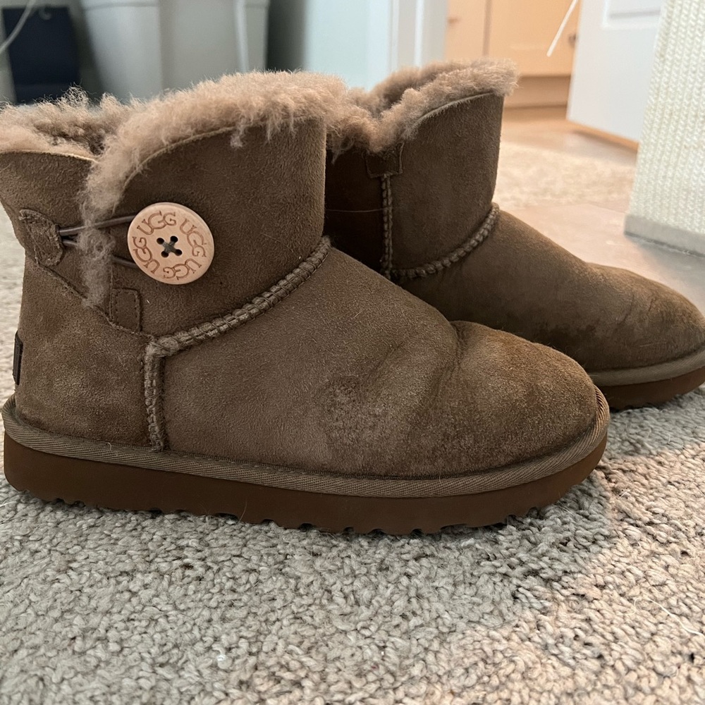 Brown Bailey Button Mini II Ugg Boots